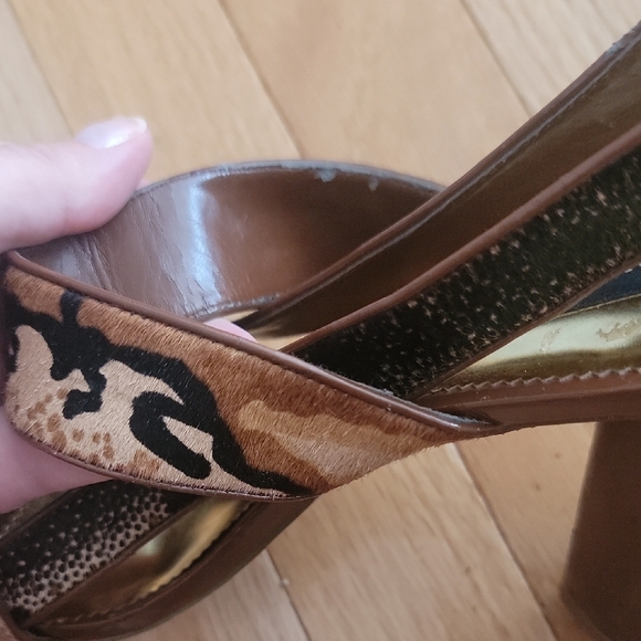 Vince Camuto Brown and Tan Heels Elegant Design - Picture 5 of 6